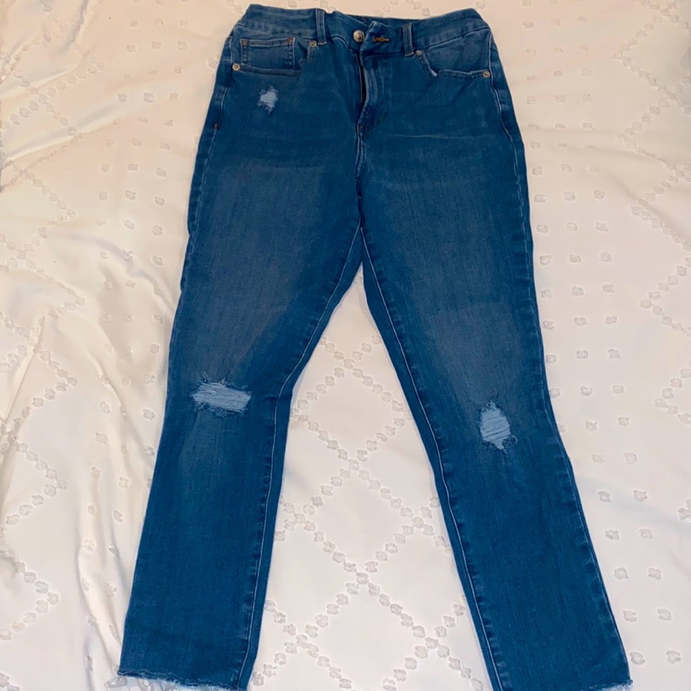 Express Stretch Cropped Skinny jeans. Size Med (Fits 6/8/10)